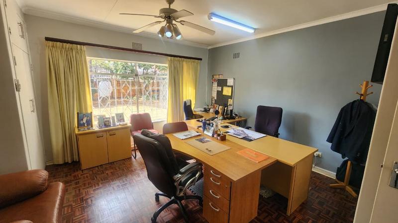 5 Bedroom Property for Sale in Farrarmere Gauteng
