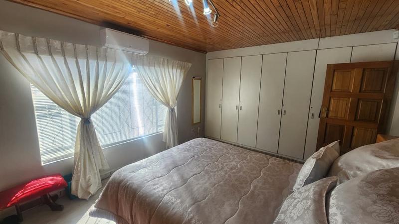 5 Bedroom Property for Sale in Farrarmere Gauteng