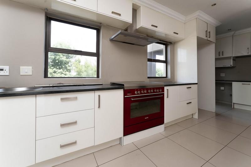 To Let 5 Bedroom Property for Rent in Cedar Creek Gauteng