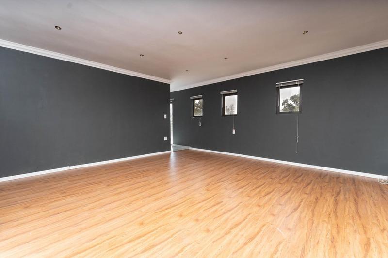 To Let 5 Bedroom Property for Rent in Cedar Creek Gauteng