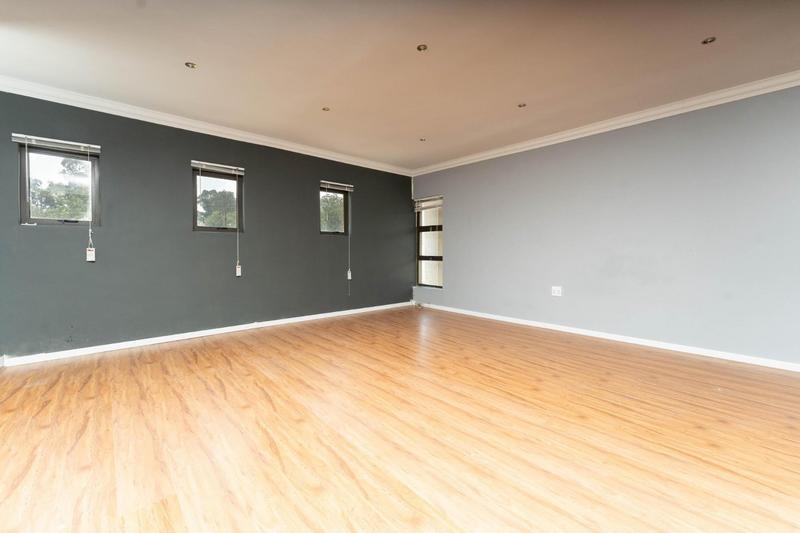 To Let 5 Bedroom Property for Rent in Cedar Creek Gauteng