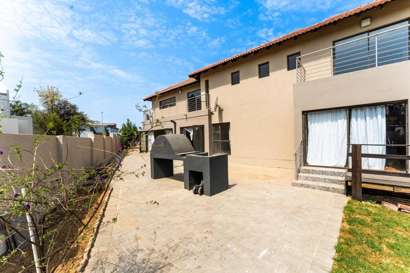 To Let 5 Bedroom Property for Rent in Cedar Creek Gauteng
