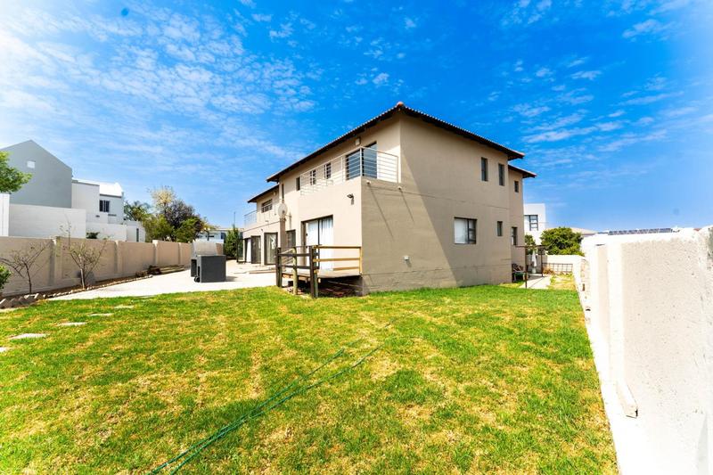 To Let 5 Bedroom Property for Rent in Cedar Creek Gauteng