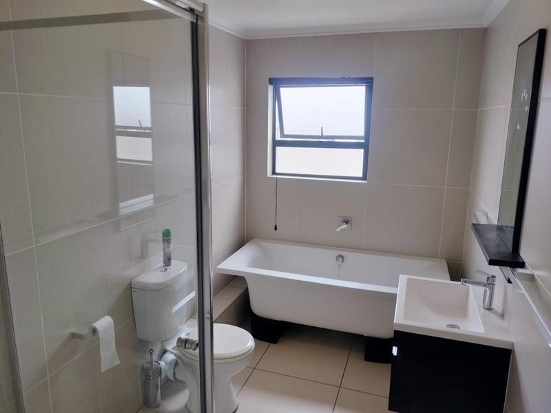 To Let 2 Bedroom Property for Rent in Greenstone Hill Gauteng