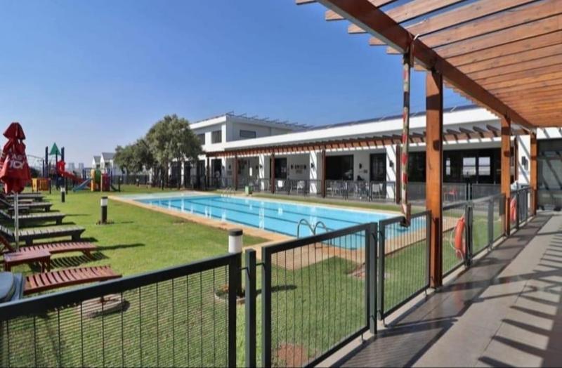 To Let 2 Bedroom Property for Rent in Greenstone Hill Gauteng