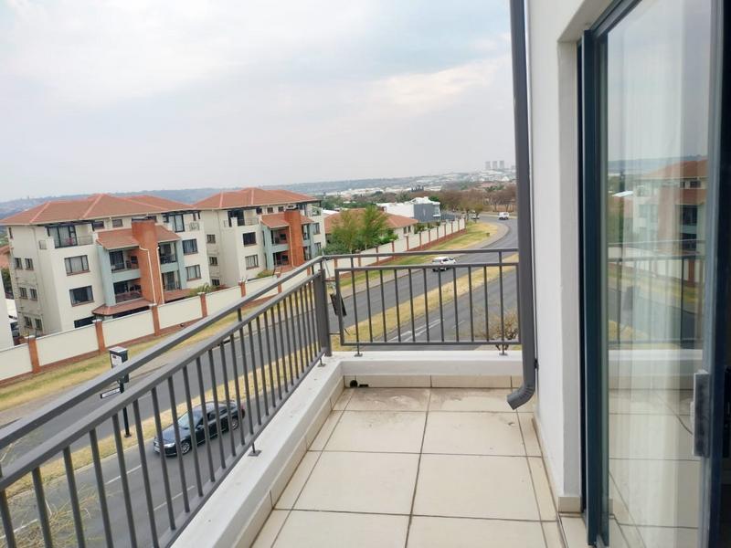 To Let 2 Bedroom Property for Rent in Greenstone Hill Gauteng