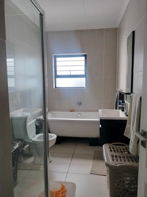 3 Bedroom Property for Sale in Greenstone Ridge Gauteng