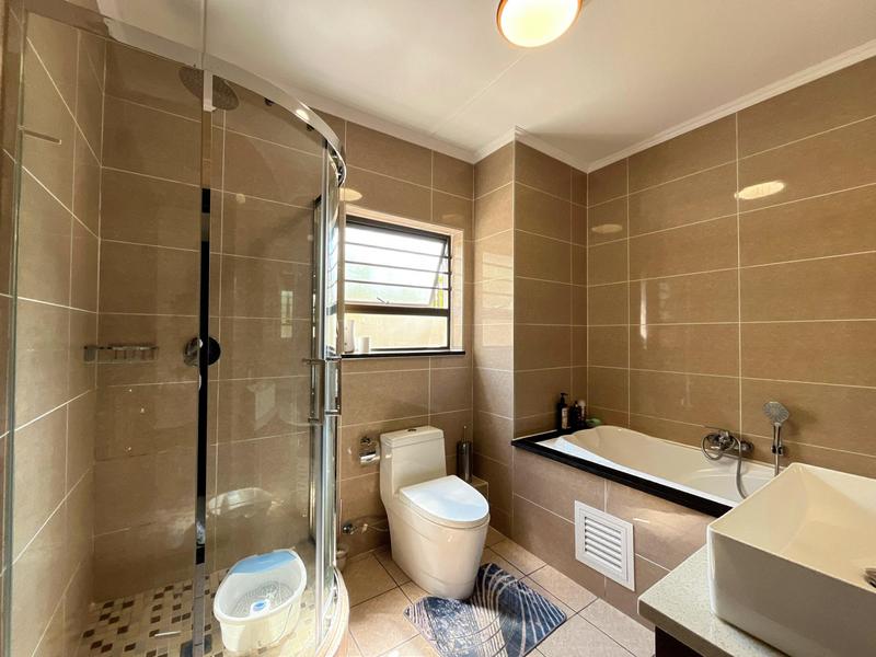 3 Bedroom Property for Sale in Blue Hills Gauteng