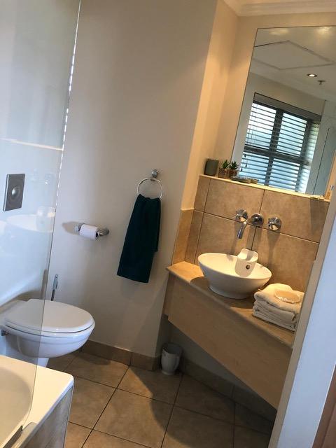 To Let 1 Bedroom Property for Rent in Sandhurst Gauteng