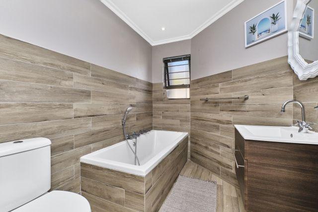 3 Bedroom Property for Sale in Sunninghill Gauteng
