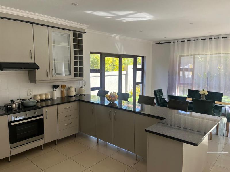 To Let 4 Bedroom Property for Rent in Aspen Hills Gauteng
