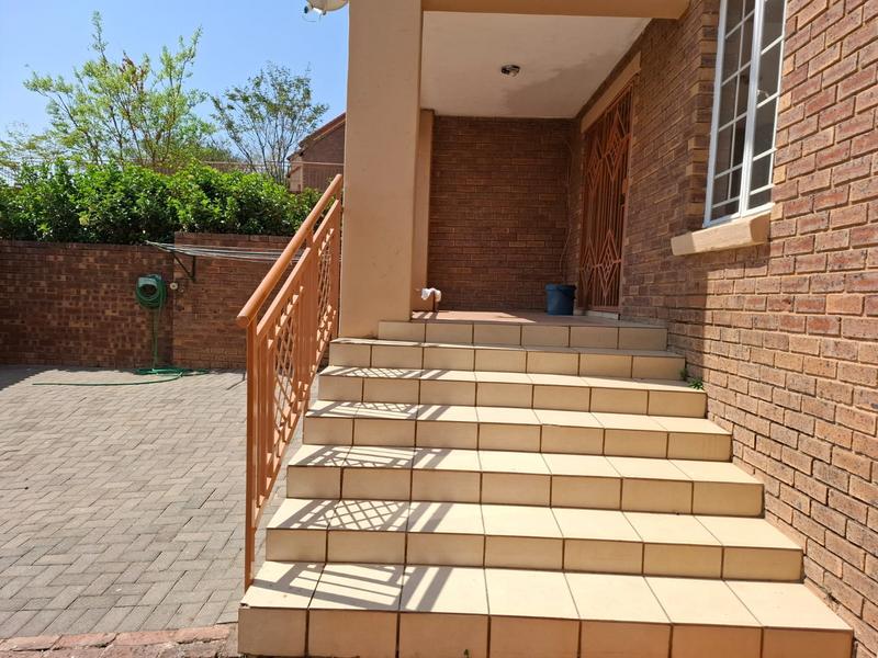 To Let 2 Bedroom Property for Rent in Mooikloof Ridge Gauteng