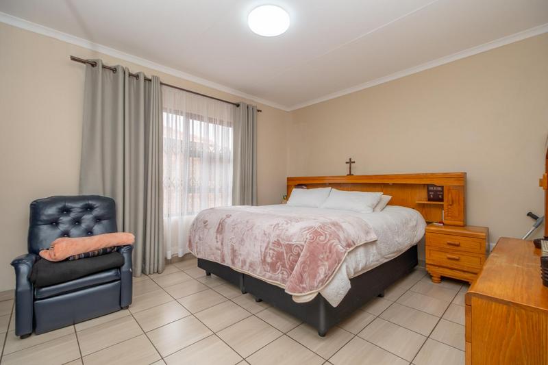 2 Bedroom Property for Sale in Krugersdorp North Gauteng