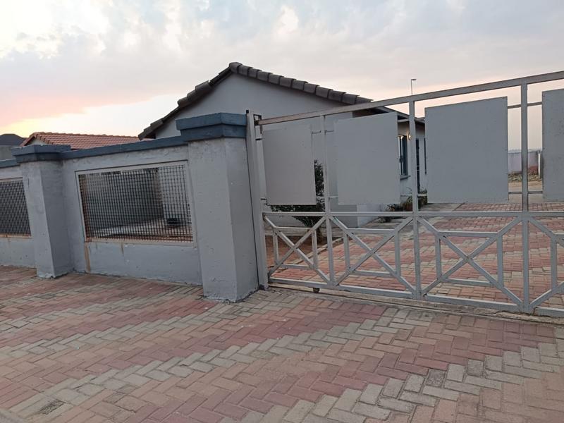 To Let 3 Bedroom Property for Rent in Windmill Park Gauteng