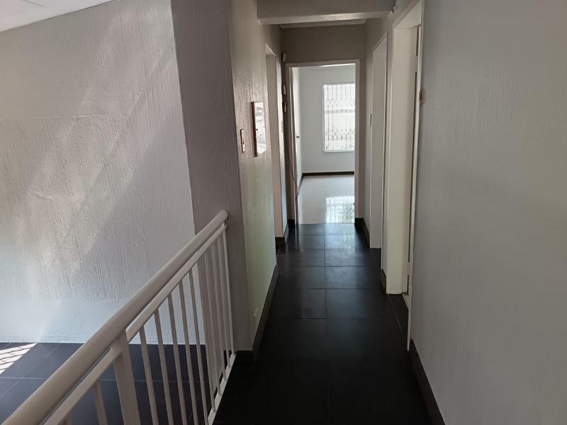 To Let 3 Bedroom Property for Rent in Vorna Valley Gauteng