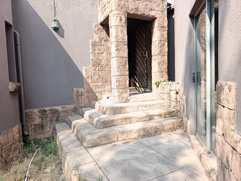 To Let 3 Bedroom Property for Rent in Vorna Valley Gauteng