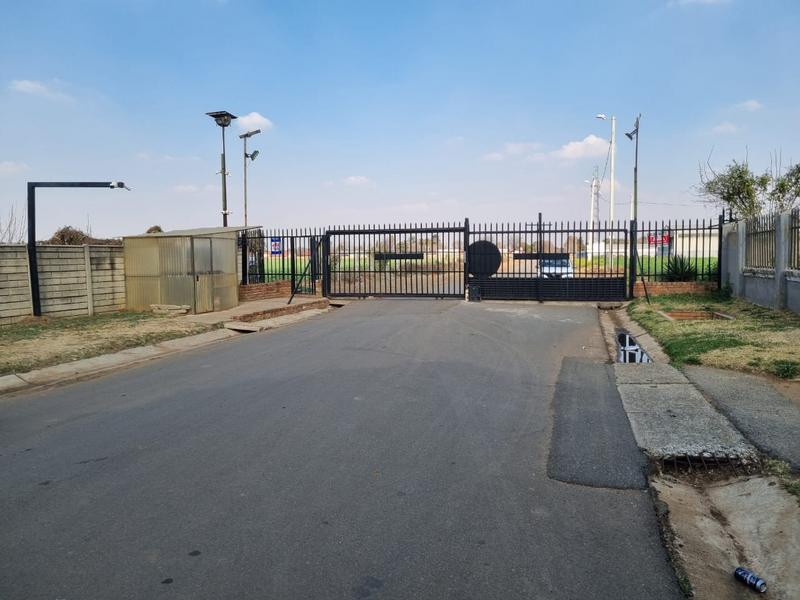 3 Bedroom Property for Sale in Klippoortje Gauteng