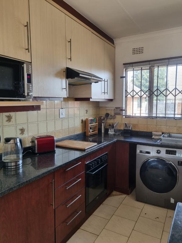 3 Bedroom Property for Sale in Klippoortje Gauteng