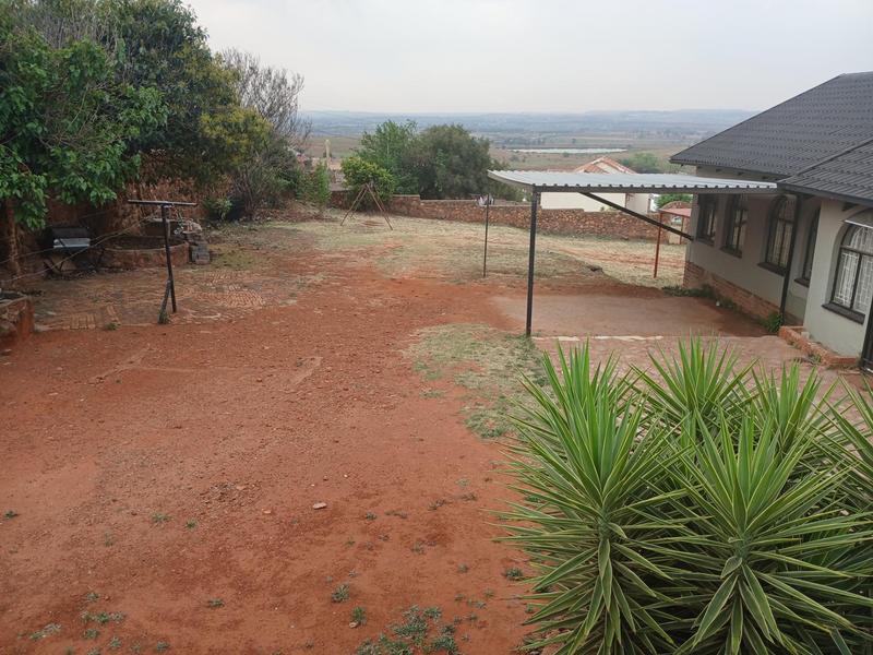 To Let 3 Bedroom Property for Rent in Zakariyya Park Gauteng