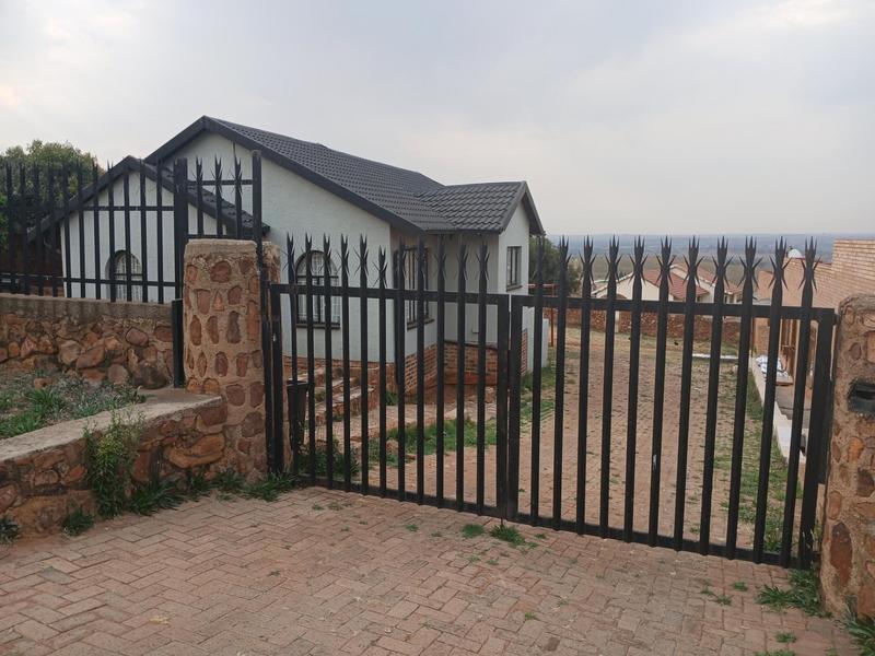 To Let 3 Bedroom Property for Rent in Zakariyya Park Gauteng