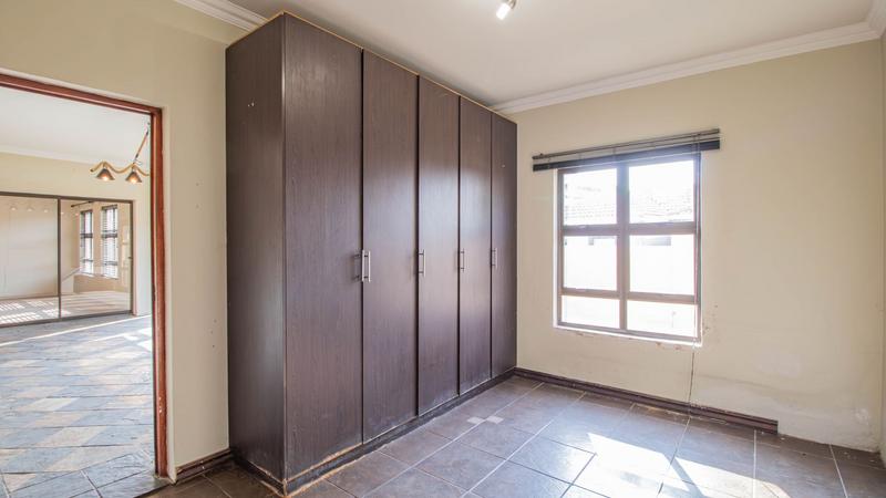 4 Bedroom Property for Sale in Glen Erasmia Gauteng
