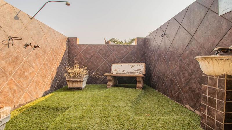 4 Bedroom Property for Sale in Glen Erasmia Gauteng