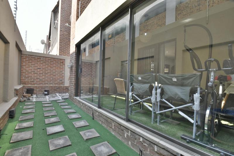 3 Bedroom Property for Sale in Ferndale Gauteng