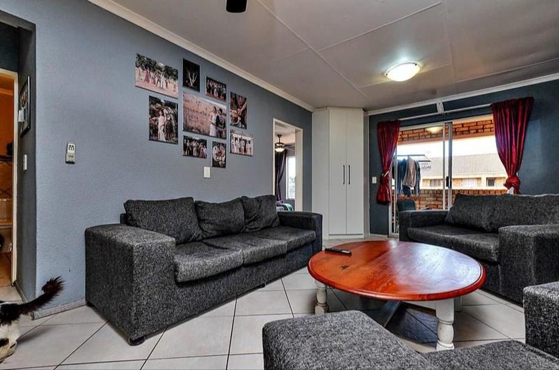 To Let 2 Bedroom Property for Rent in Wilro Park Gauteng