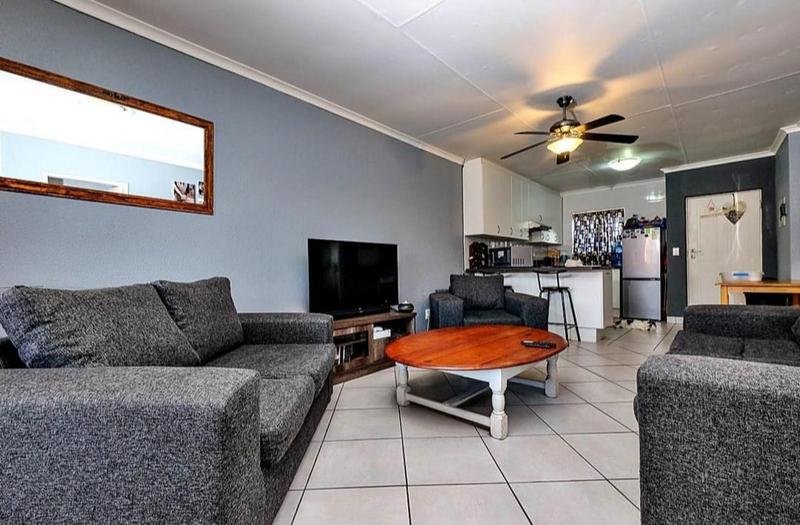 To Let 2 Bedroom Property for Rent in Wilro Park Gauteng