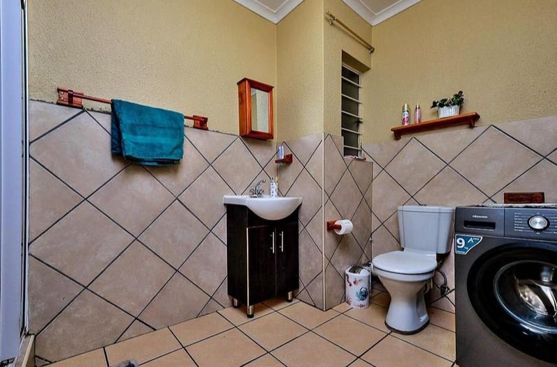 To Let 2 Bedroom Property for Rent in Wilro Park Gauteng