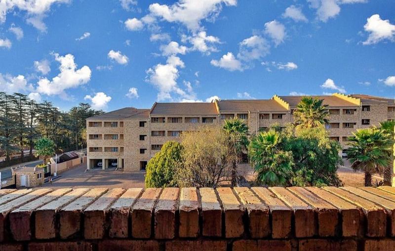 To Let 2 Bedroom Property for Rent in Wilro Park Gauteng