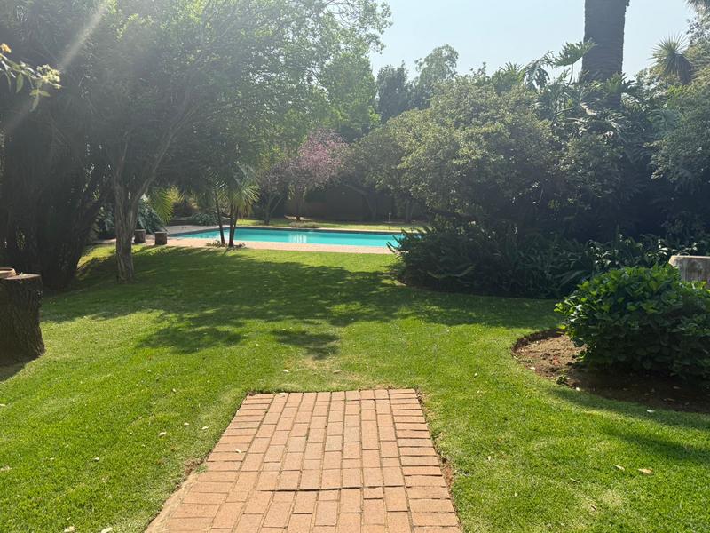 To Let 2 Bedroom Property for Rent in Houghton Gauteng