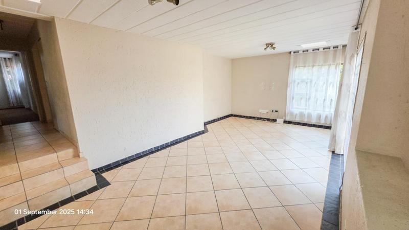 2 Bedroom Property for Sale in Magaliessig Gauteng