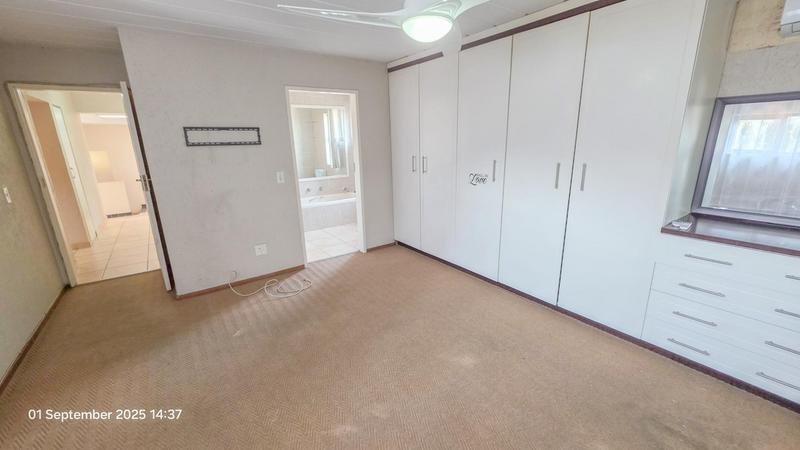 2 Bedroom Property for Sale in Magaliessig Gauteng