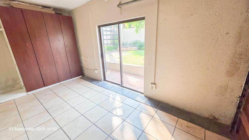 2 Bedroom Property for Sale in Magaliessig Gauteng