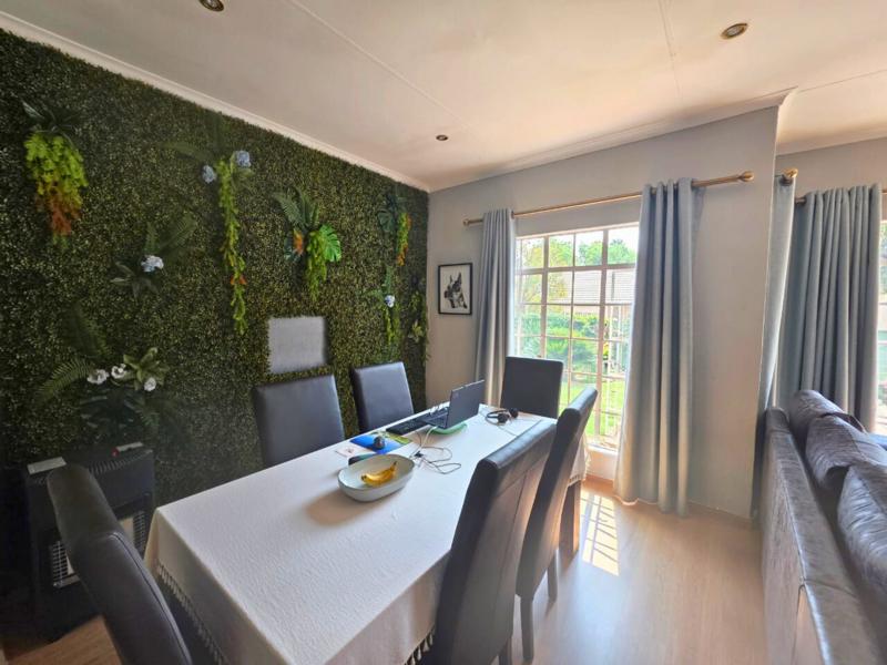 2 Bedroom Property for Sale in Glen Marais Gauteng