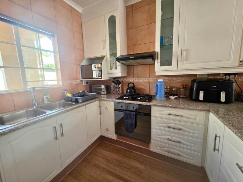 2 Bedroom Property for Sale in Glen Marais Gauteng