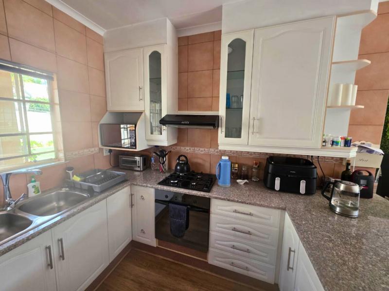 2 Bedroom Property for Sale in Glen Marais Gauteng