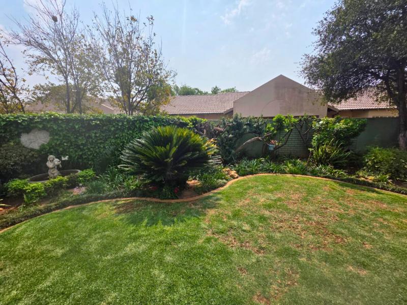 2 Bedroom Property for Sale in Glen Marais Gauteng