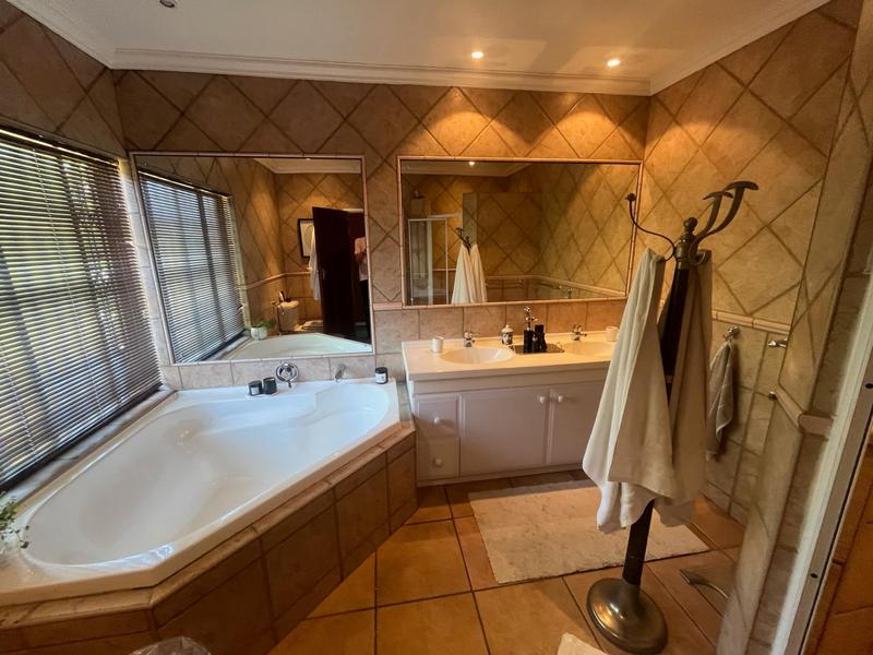 To Let 5 Bedroom Property for Rent in Waterkloof A H Gauteng