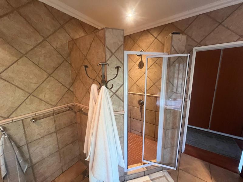 To Let 5 Bedroom Property for Rent in Waterkloof A H Gauteng