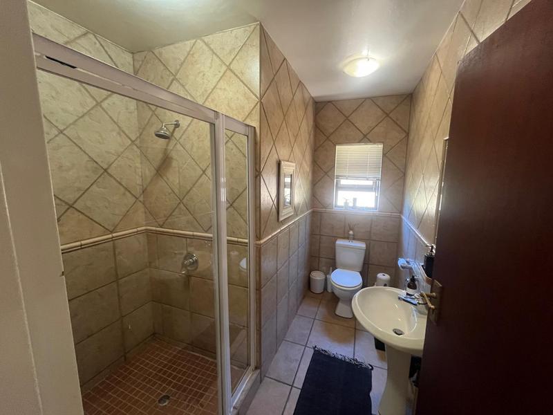To Let 5 Bedroom Property for Rent in Waterkloof A H Gauteng