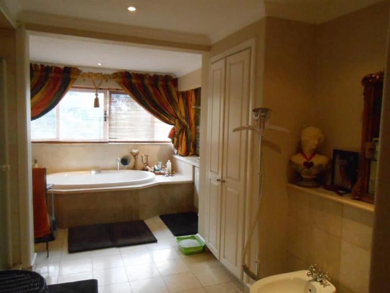 6 Bedroom Property for Sale in Waterkloof A H Gauteng