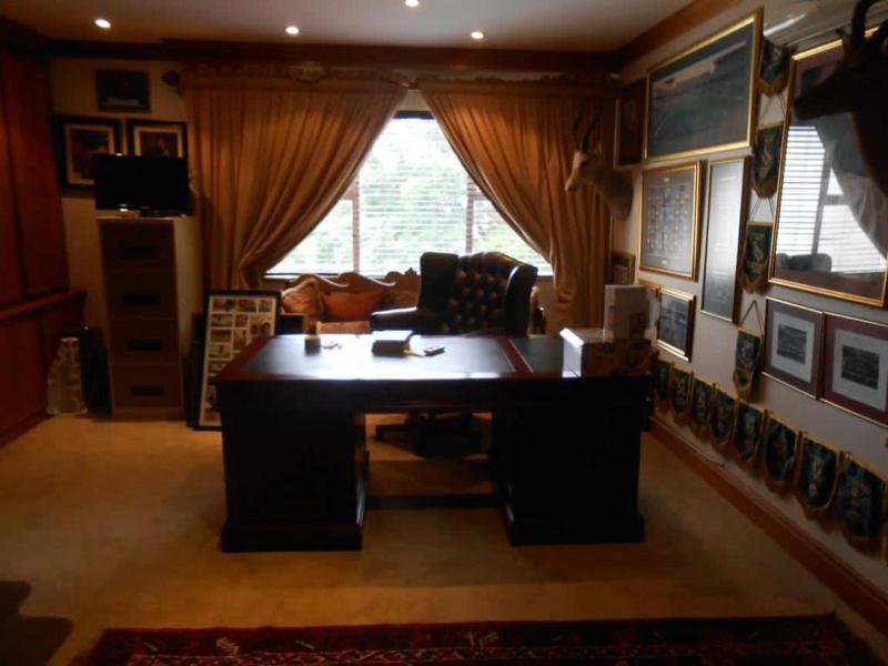 6 Bedroom Property for Sale in Waterkloof A H Gauteng