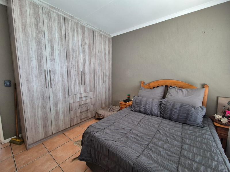 2 Bedroom Property for Sale in Verwoerdpark Gauteng