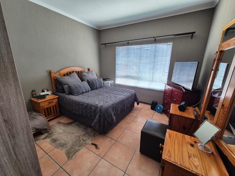 2 Bedroom Property for Sale in Verwoerdpark Gauteng