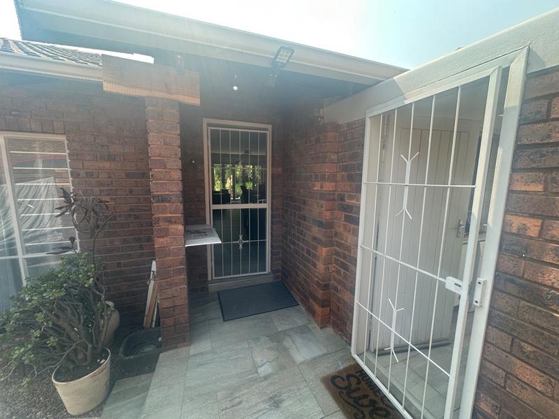 To Let 3 Bedroom Property for Rent in Waterkloof Heights Gauteng