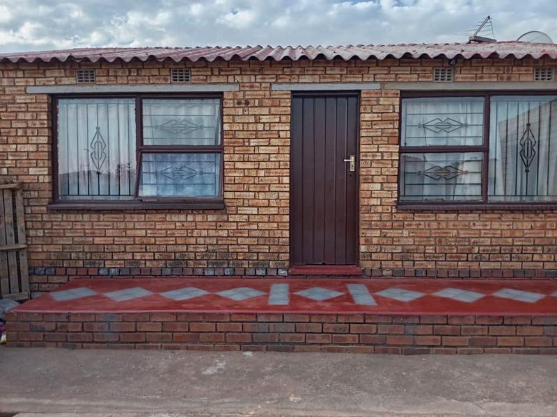 2 Bedroom Property for Sale in Naledi Gauteng