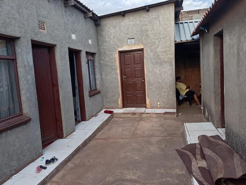 2 Bedroom Property for Sale in Naledi Gauteng