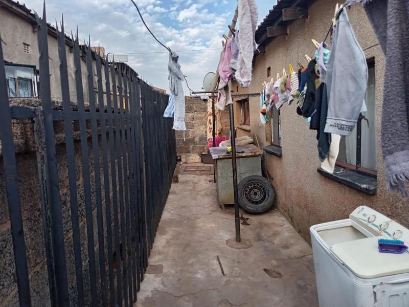 2 Bedroom Property for Sale in Naledi Gauteng